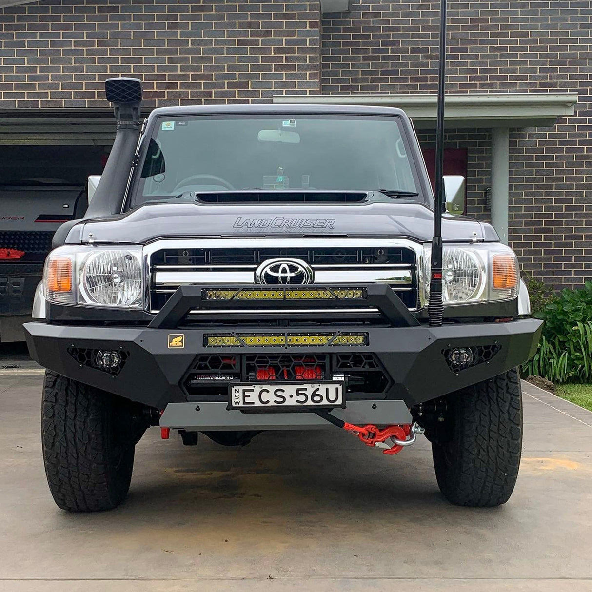 Predator Bull bar, Suitable for Toyota Land Cruiser 76, 78, 79 Series, 2007-2023