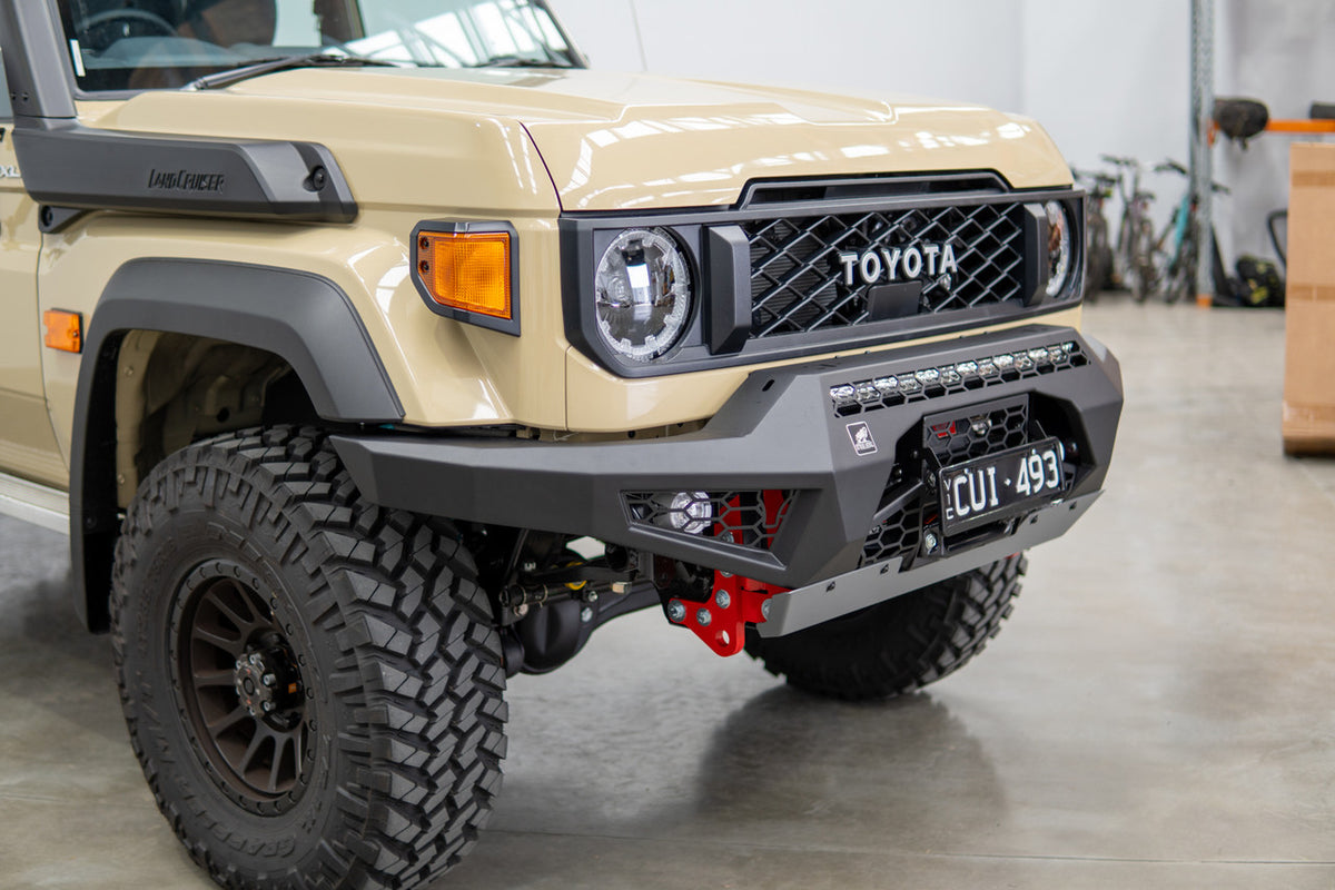Predator Bull bar, Suitable for Toyota Land Cruiser (facelift) 76, 78, 79 Dual Cab, 2024 on