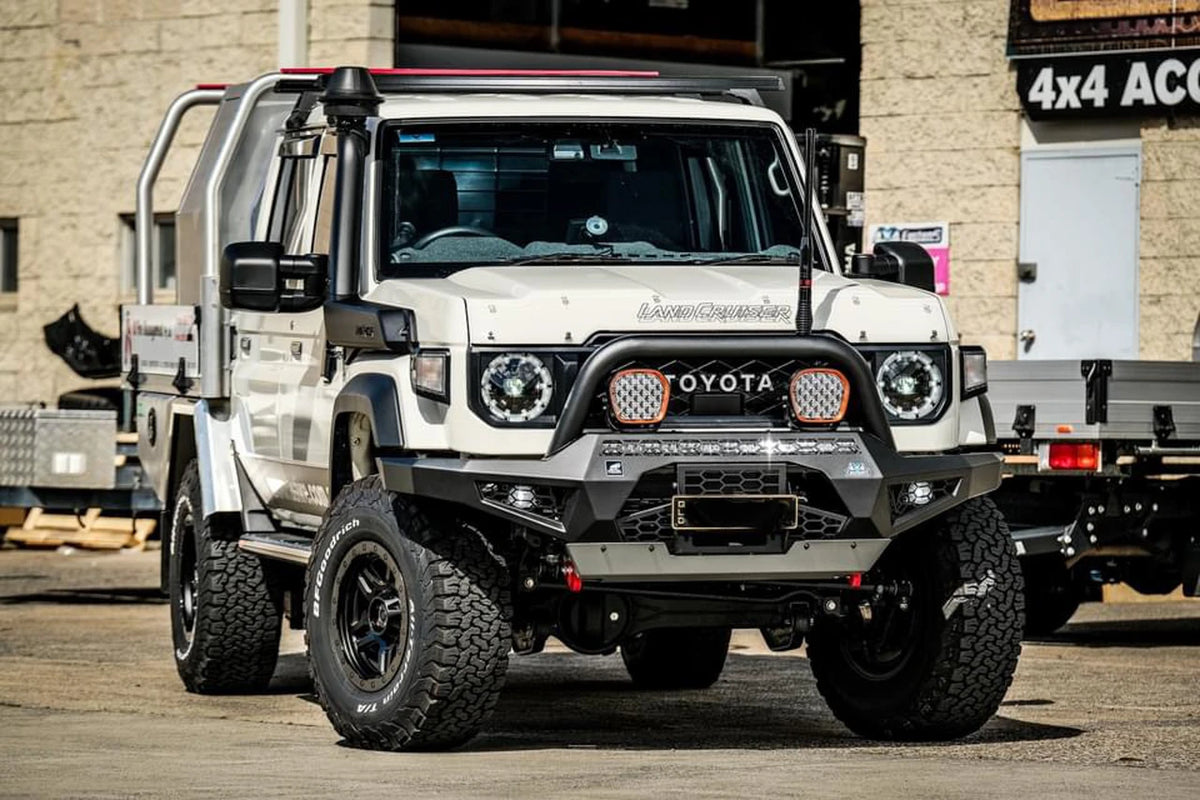 Predator Bull bar, Suitable for Toyota Land Cruiser (facelift) 76, 78, 79 Dual Cab, 2024 on