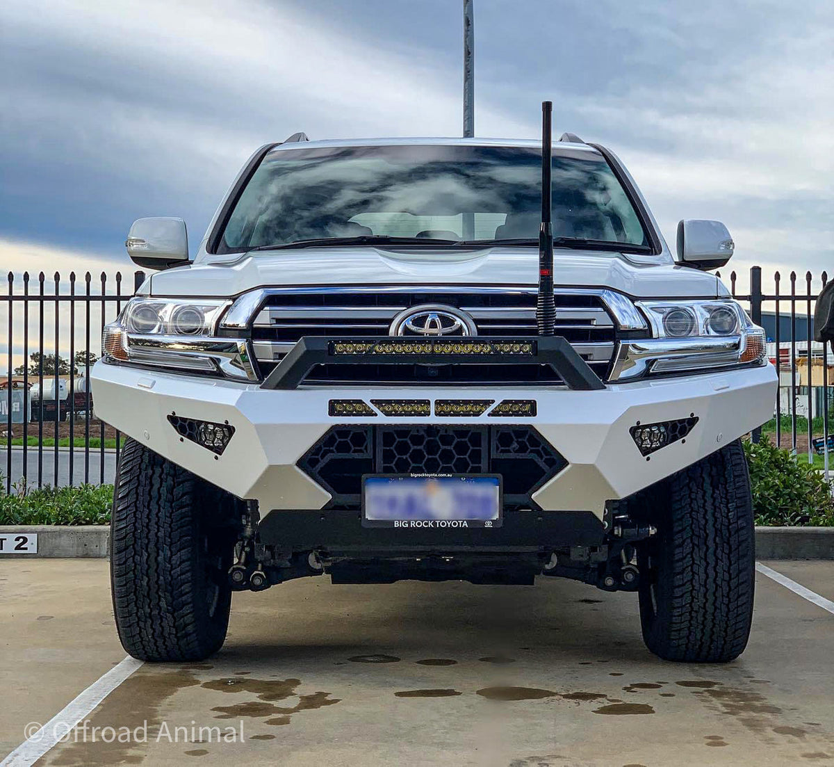 Predator Bull bar, To suit Toyota Land Cruiser 200 Series, 2015-2021