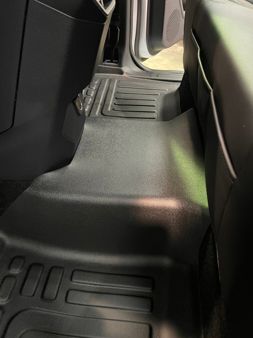 Deep Dish Floor matts to suit Isuzu Dmax 2021 to current