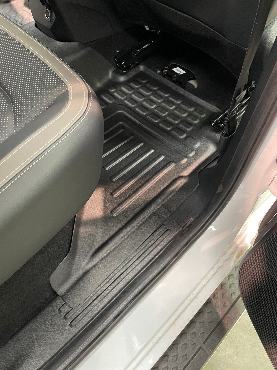 Deep Dish Floor matts to suit Isuzu Dmax 2021 to current