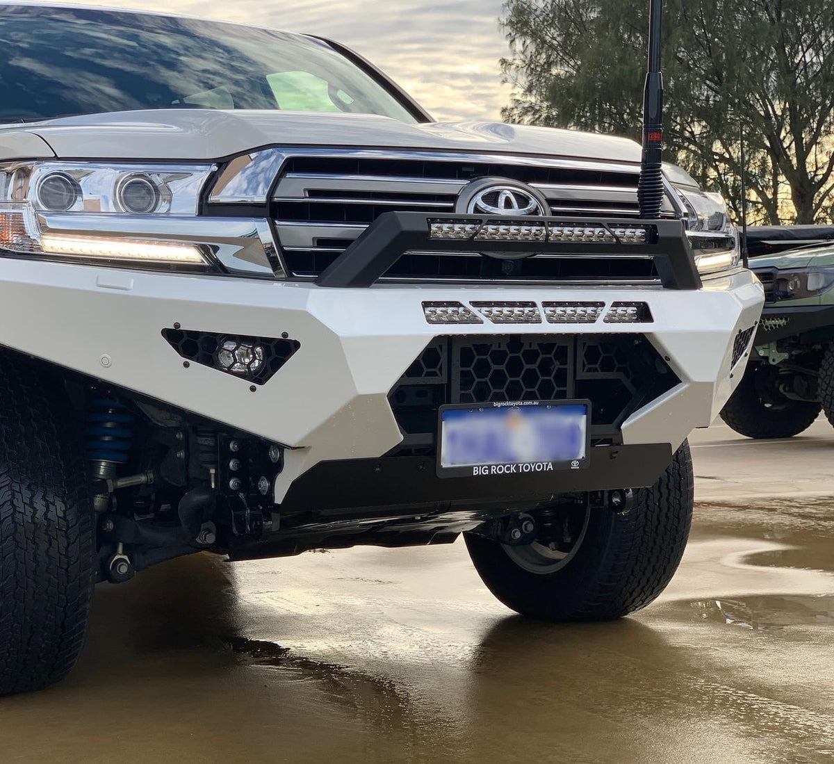 Predator Bull bar, To suit Toyota Land Cruiser 200 Series, 2015-2021